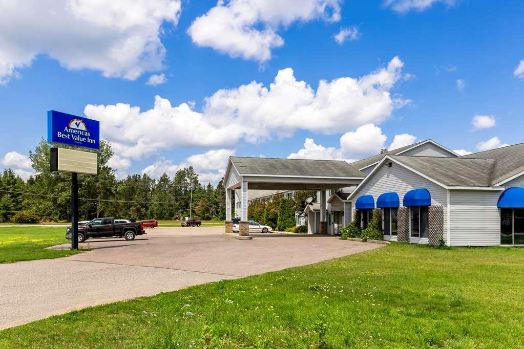 Americas Best Value Inn & Suites - Tahquamenon Country Newberry Exterior photo